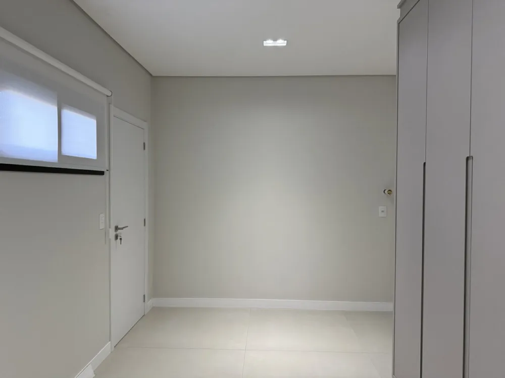 Casa 5 quartos para venda no bairro Santa Regina em Camboriú