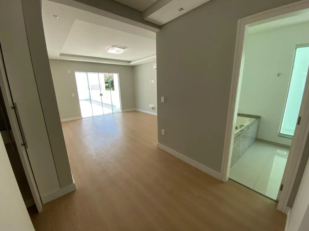 Casa 6 quartos para venda no bairro Estados em Balneário Camboriú
