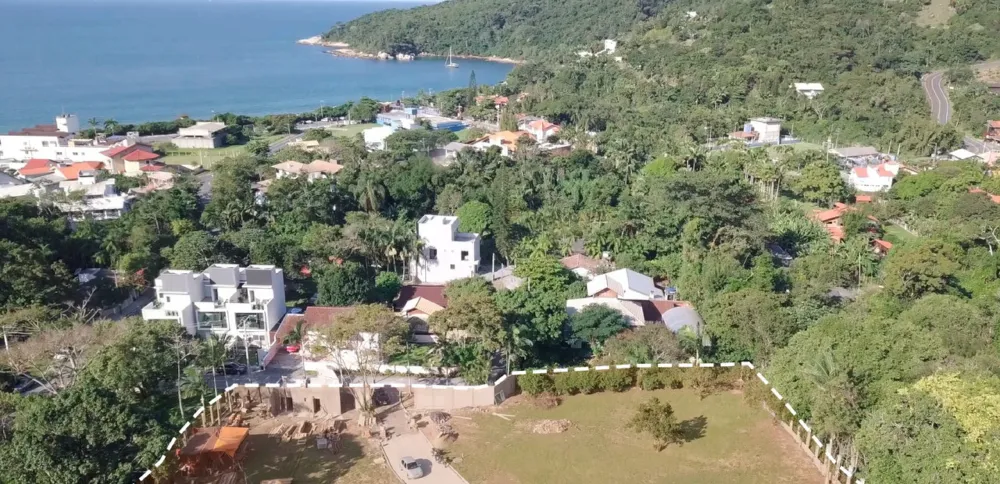 Casa 3 quartos para venda no bairro Taquaras em Balneário Camboriú
