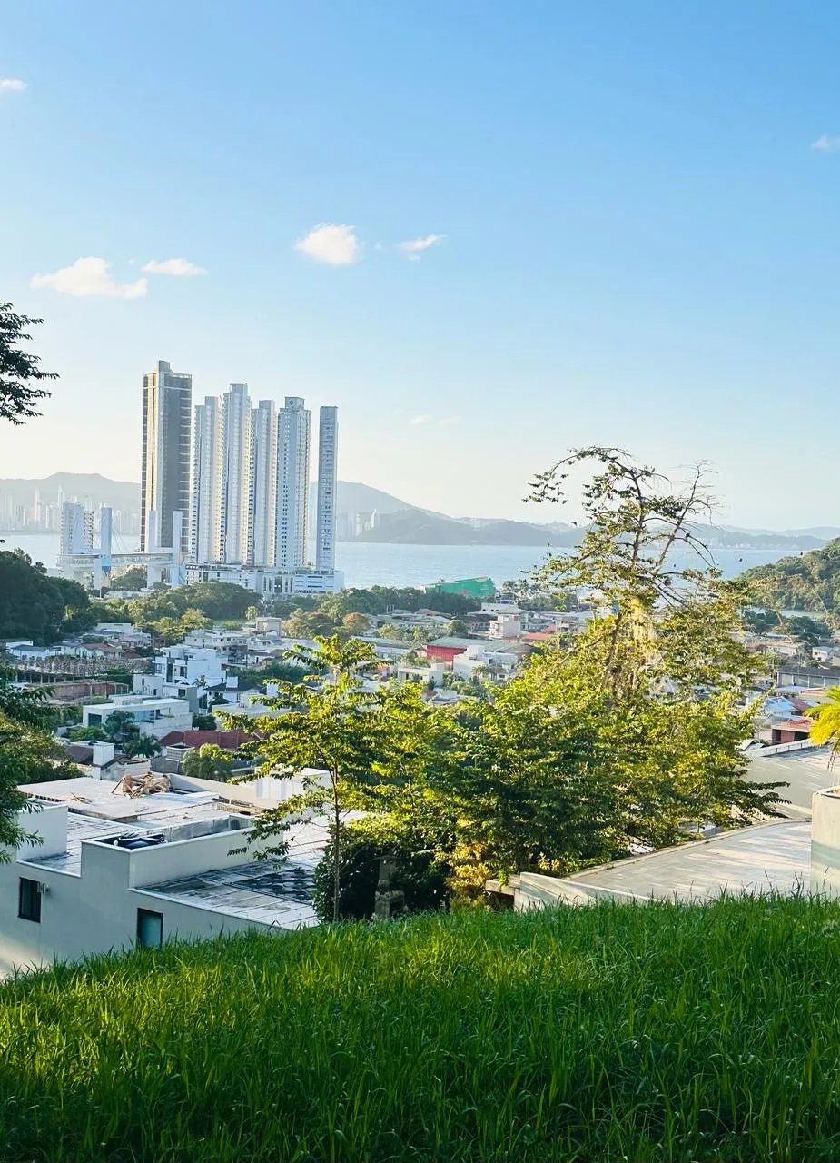 Terreno para venda no bairro Barra em Balneário Camboriú