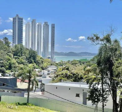 Terreno para venda no bairro Barra em Balneário Camboriú