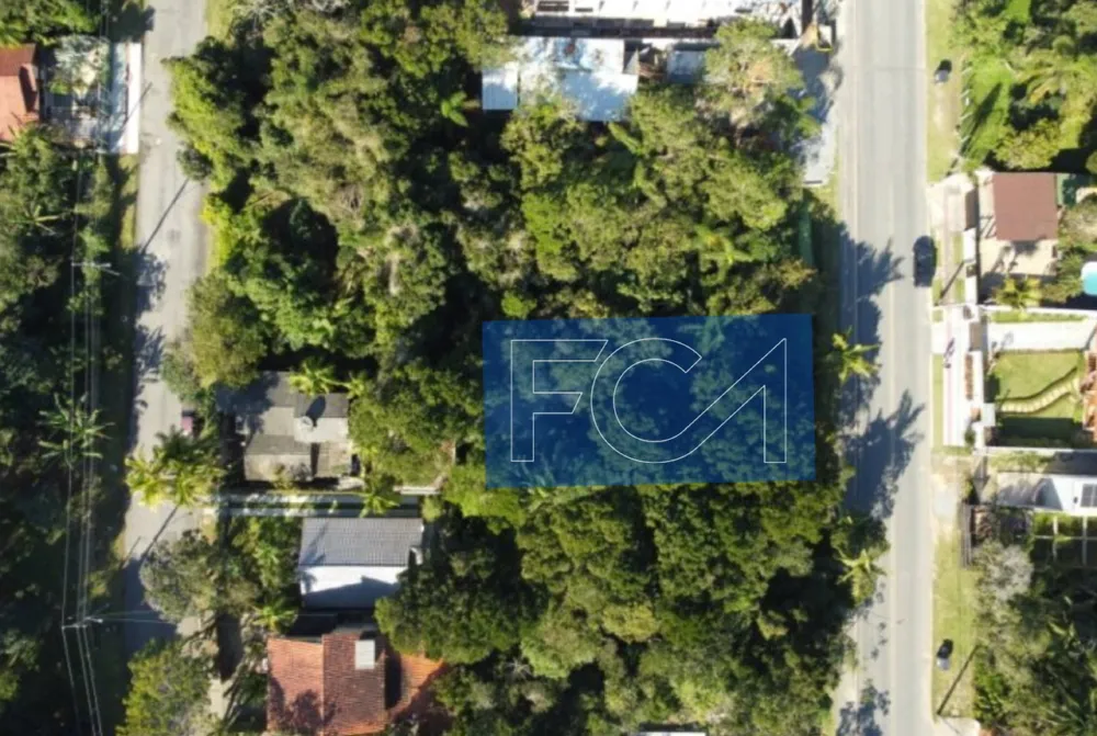 Terreno para venda no bairro Praia do Estaleiro em Balneário Camboriú