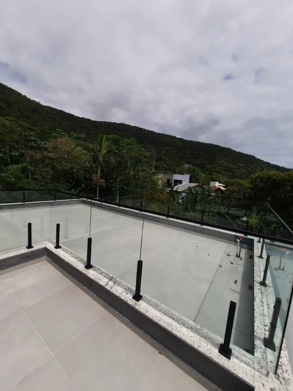 Casa 3 quartos para venda no bairro Taquaras em Balneário Camboriú
