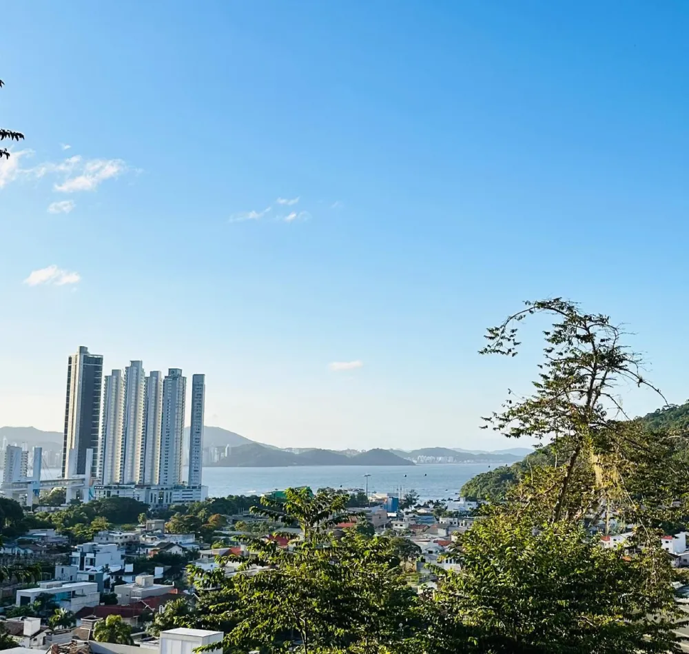 Terreno para venda no bairro Barra em Balneário Camboriú
