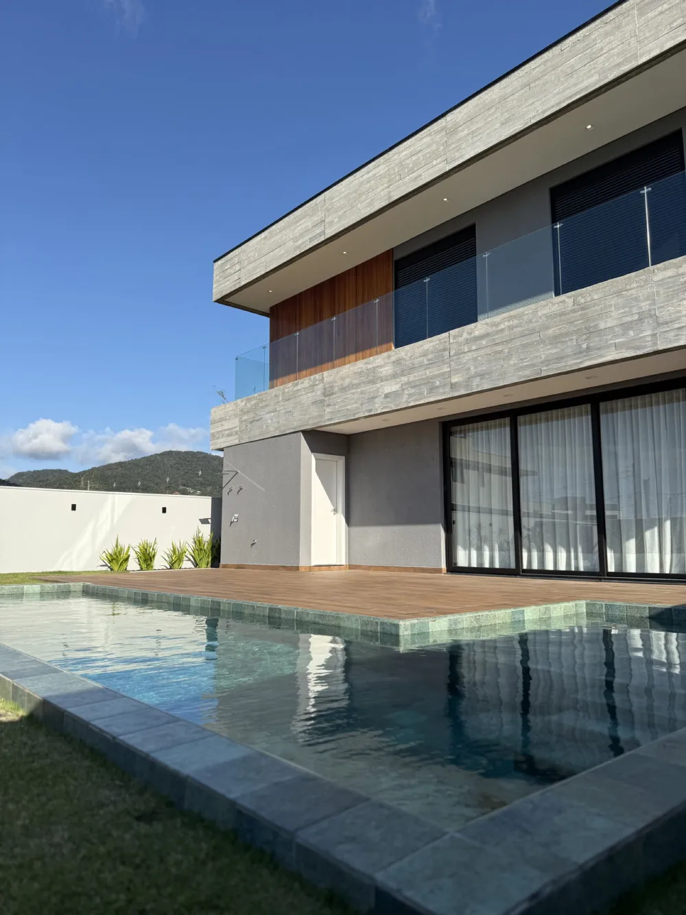 Casa 5 quartos para venda no bairro Santa Regina em Camboriú