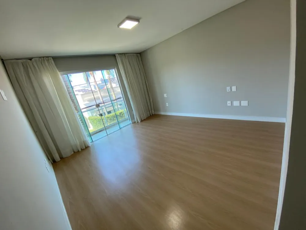 Casa 6 quartos para venda no bairro Estados em Balneário Camboriú