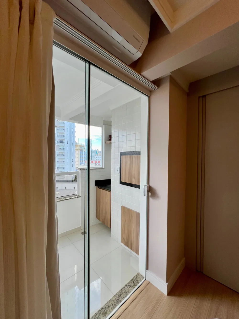 Apartamento à Venda – Centro de Balneário Camboriú Valor: R$ 1.850.000,00