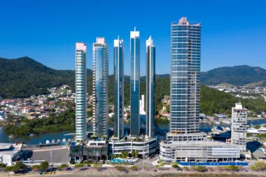 Apartamento 4 quartos para venda no bairro Centro em Balneário Camboriú