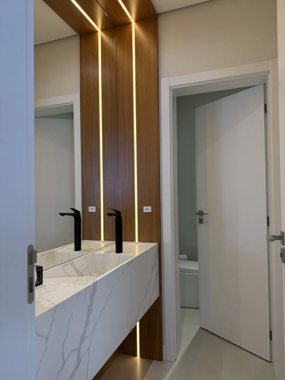 Casa 5 quartos para venda no bairro Santa Regina em Camboriú