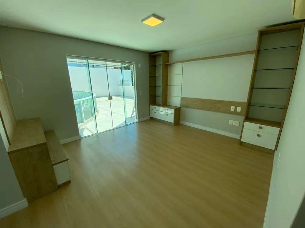 Casa 6 quartos para venda no bairro Estados em Balneário Camboriú