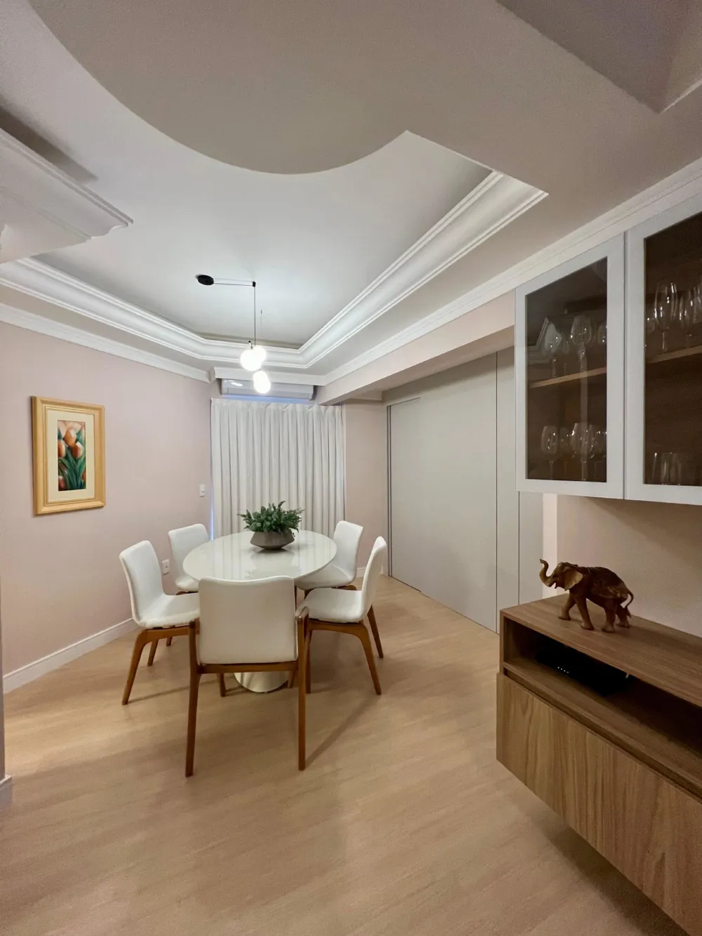 Apartamento à Venda – Centro de Balneário Camboriú Valor: R$ 1.850.000,00