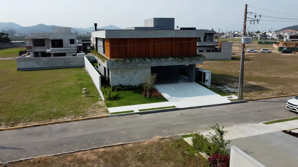 Casa 5 quartos para venda no bairro Santa Regina em Camboriú
