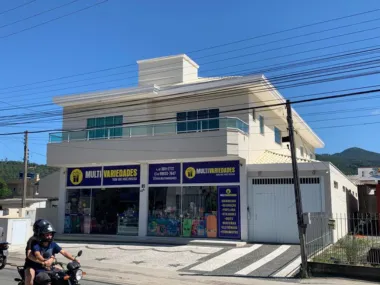 Casa 3 quartos para venda no bairro Cedros em Camboriú
