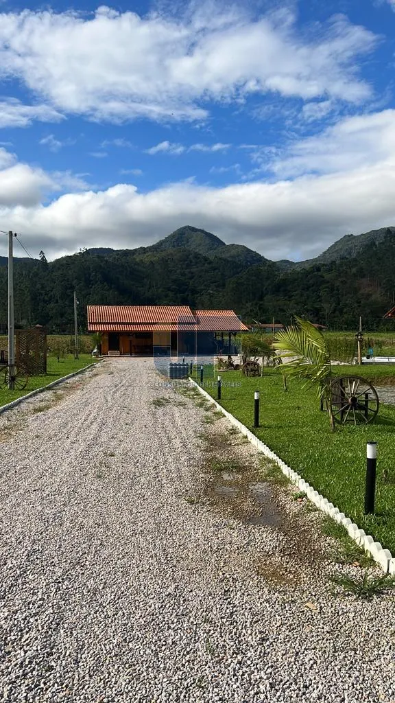 SÍTIO COM ESTRUTURA COMPLETA A VENDA EM TIJUCAS