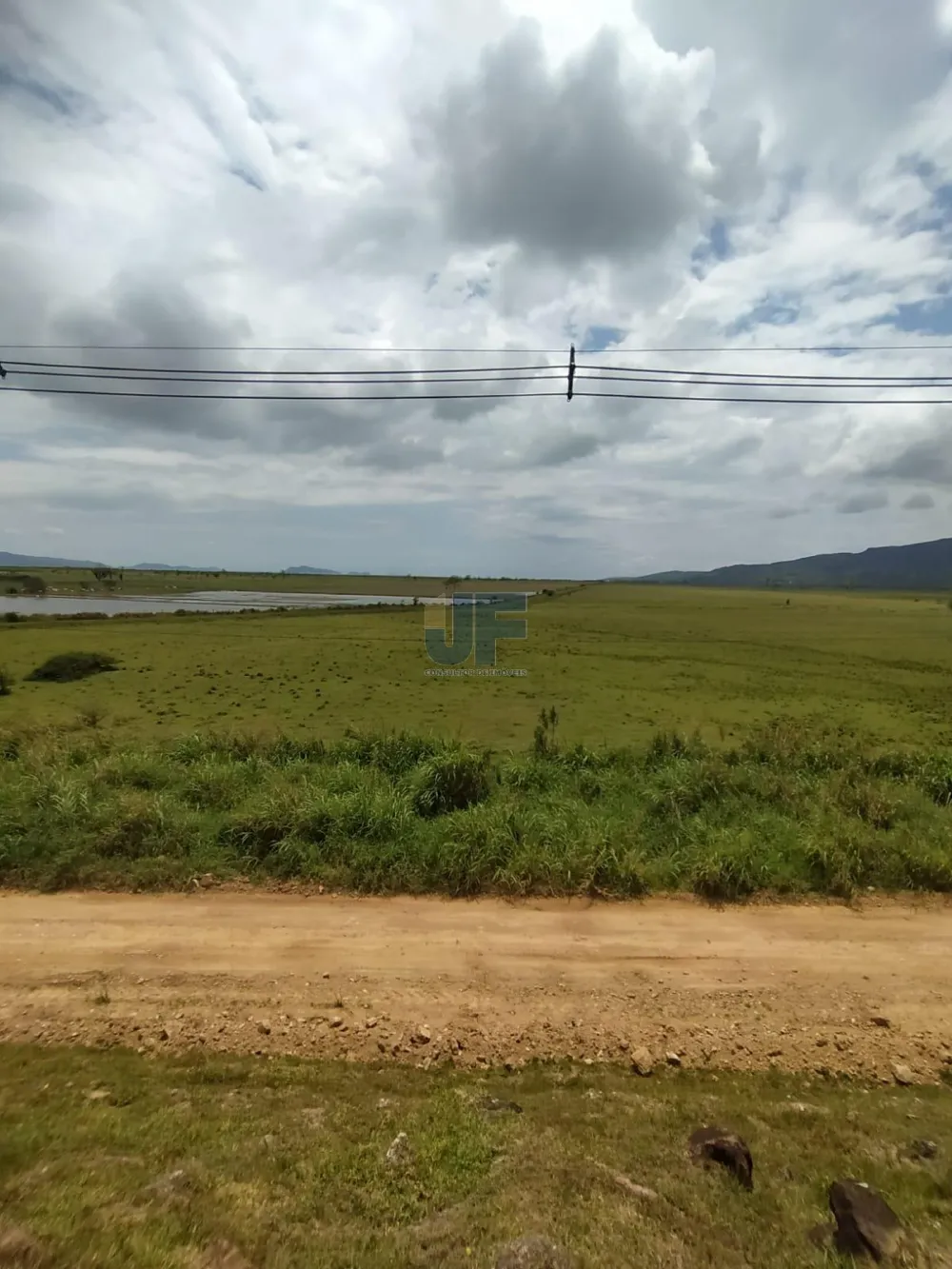 Terreno para loteamento e condomínio com grande potencial frente Br-101 .