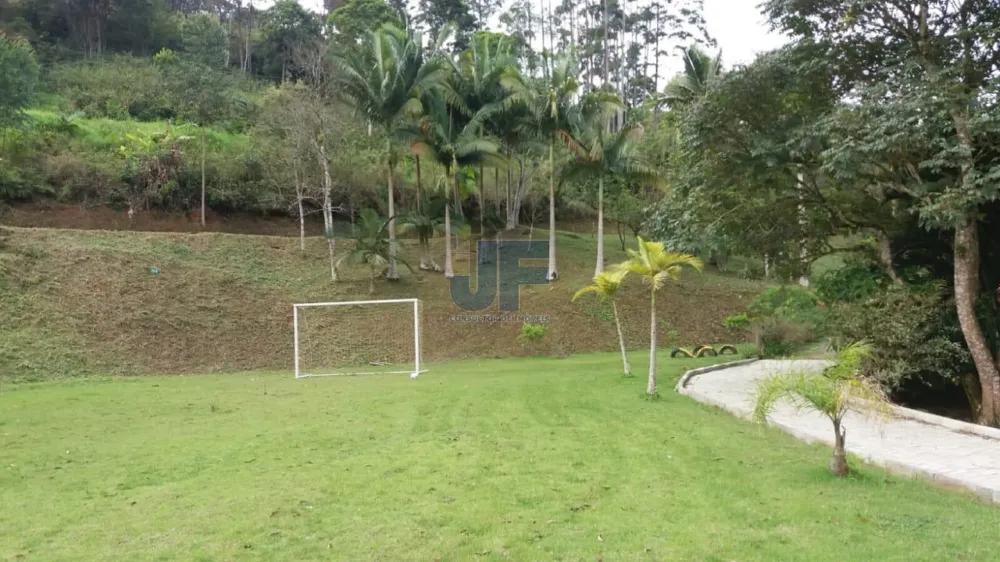 Esse sítio no bairro Limeira, em Brusque/SC, é uma excelente opção.