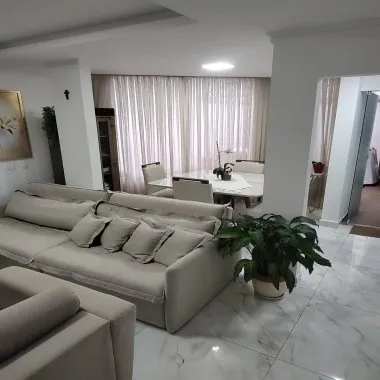 Maravilhoso Sobrado Mobiliado no Centro de Balneário Camboriú Localização privilegiada Maravilhoso Sobrado Mobiliado no Centro de Balneário Camboriú Localização privilegiada