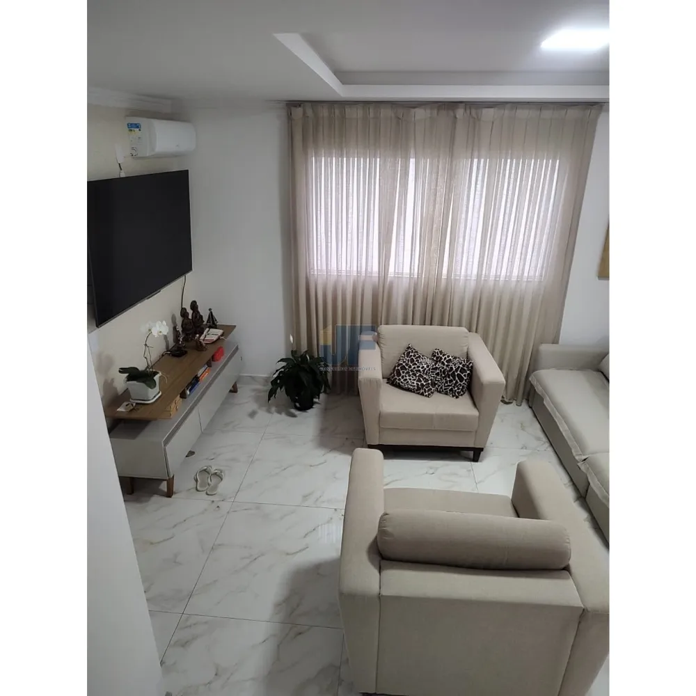 Maravilhoso Sobrado Mobiliado no Centro de Balneário Camboriú Localização privilegiada