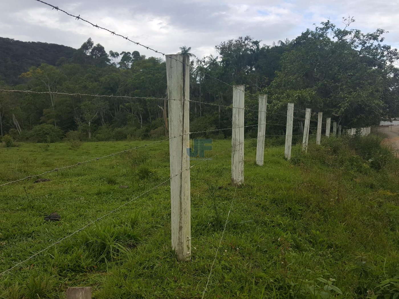 Esse sítio no bairro Rio do Meio, em Camboriú, é uma verdadeira oportunidade.