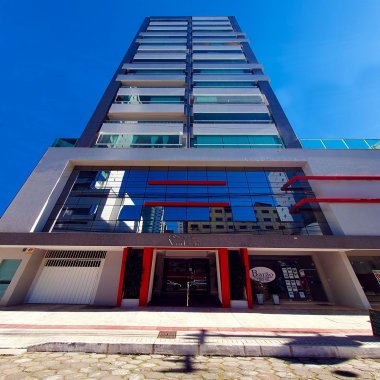 Ótima oportunidade de compra! Este belo apartamento localizado no centro de Balneário Camboriú