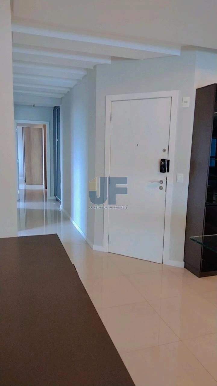 Apartamento à venda com 3 quartos, 134m² - Foto 2