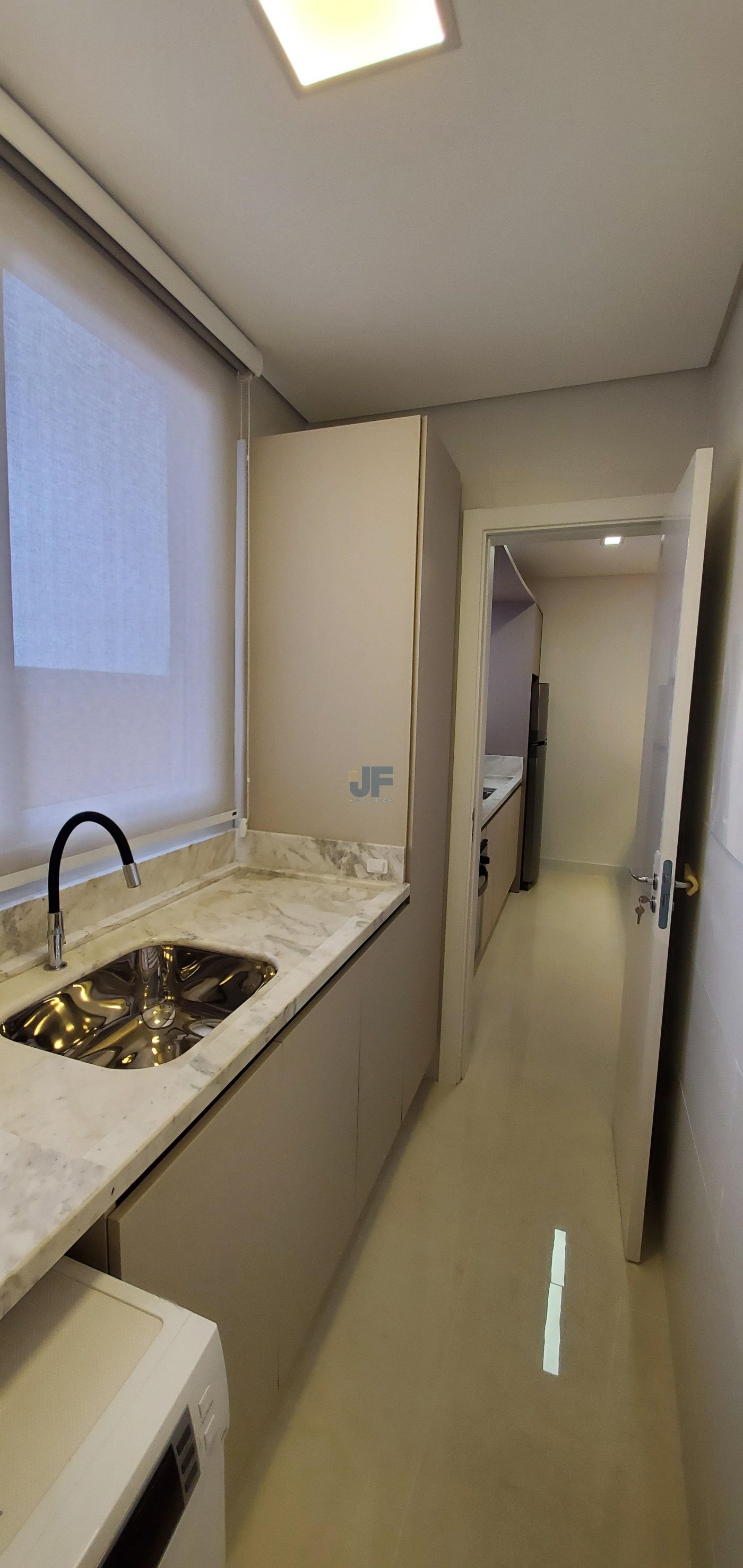 Venha morar no centro de Balneário Piçarras em um incrível apartamento.