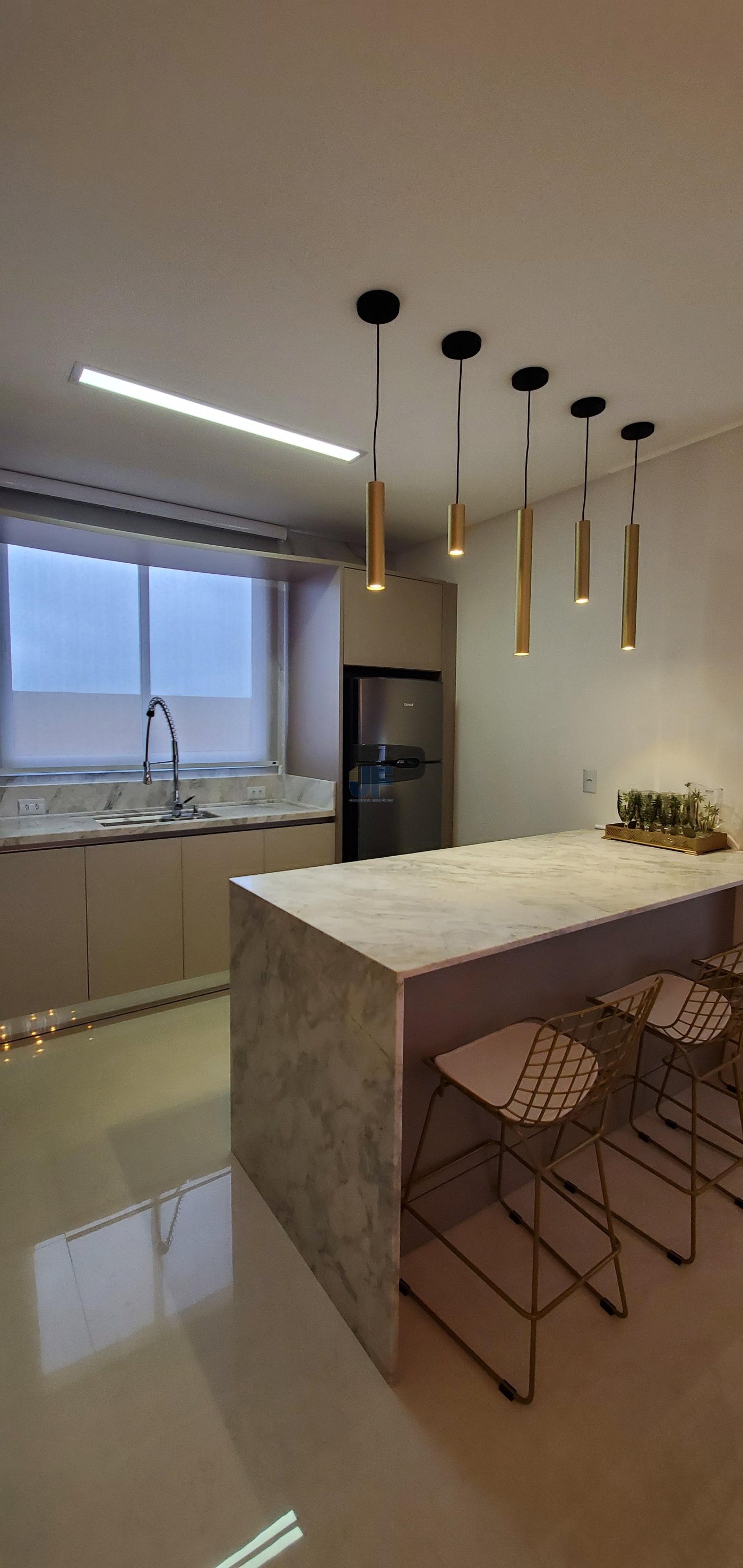 Venha morar no centro de Balneário Piçarras em um incrível apartamento.