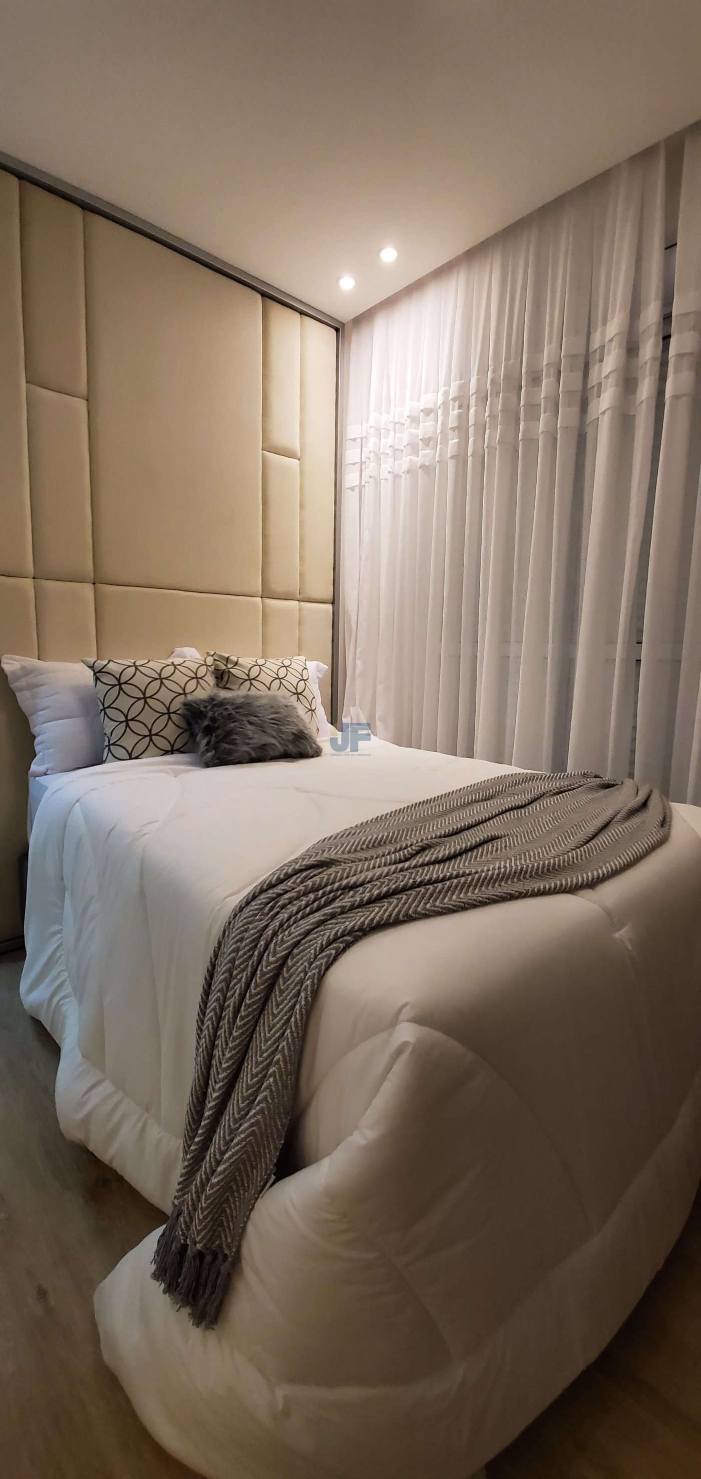 Venha morar no centro de Balneário Piçarras em um incrível apartamento.