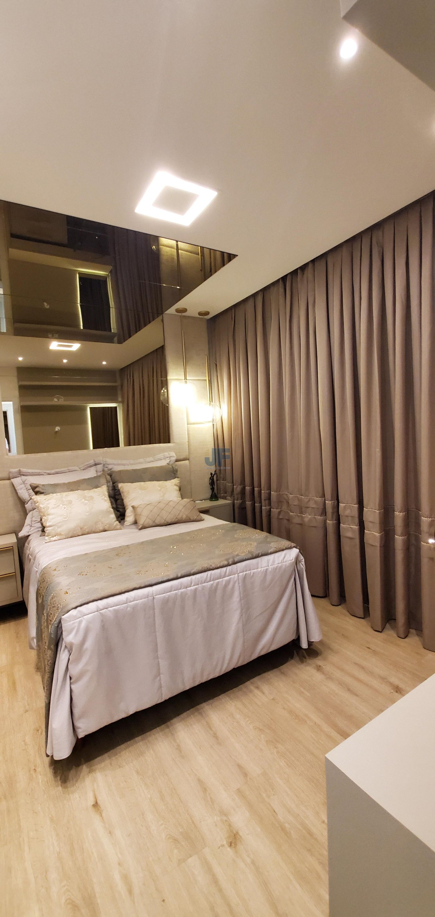 Venha morar no centro de Balneário Piçarras em um incrível apartamento.