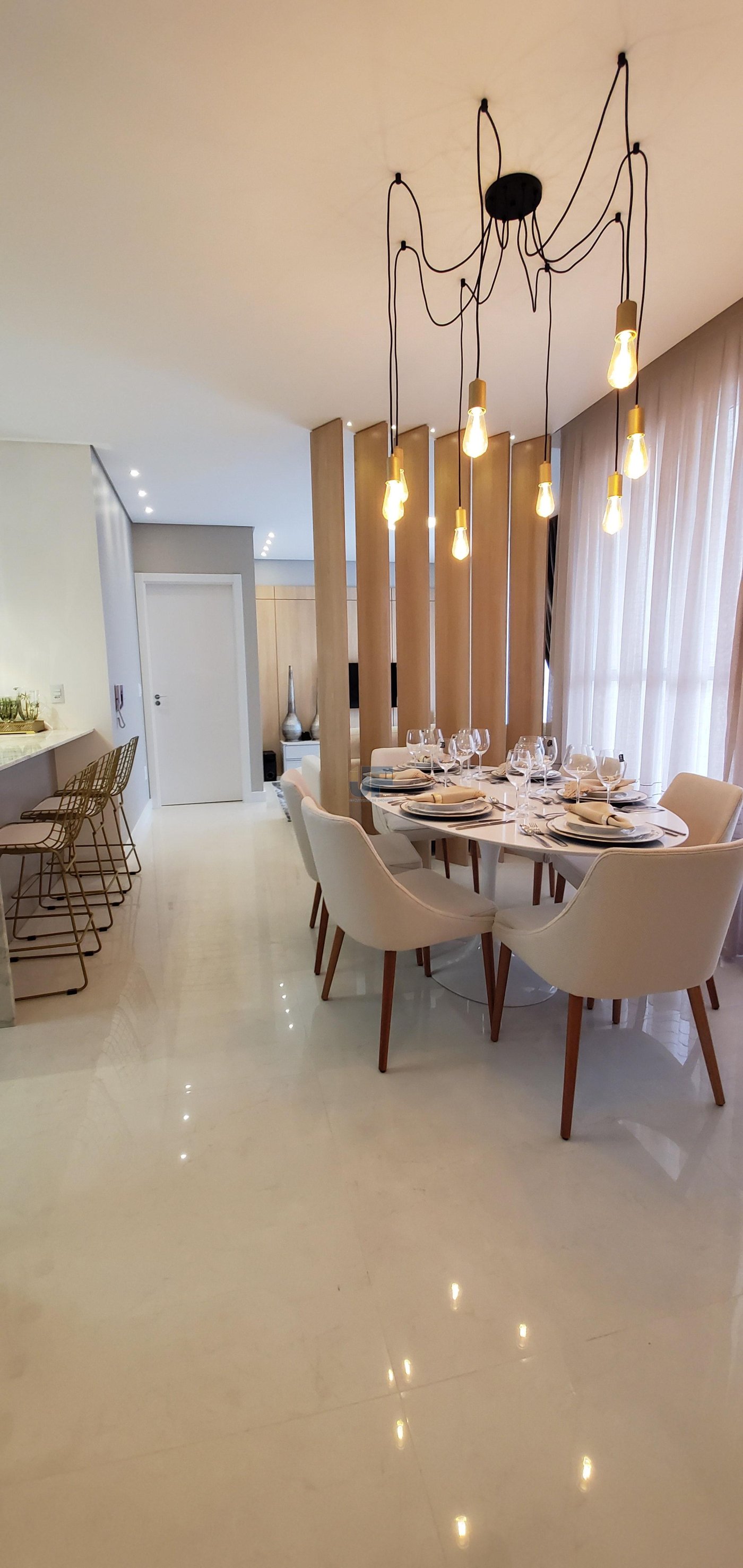 Venha morar no centro de Balneário Piçarras em um incrível apartamento.