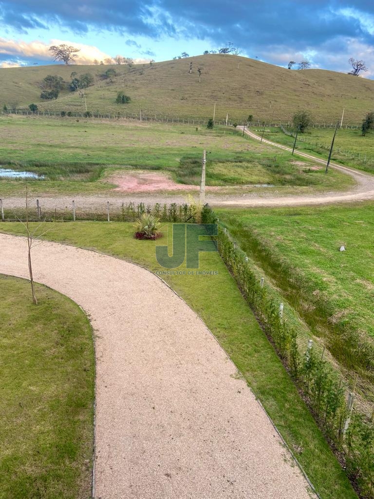 Fazenda à venda com 4 quartos, 400m² - Foto 1