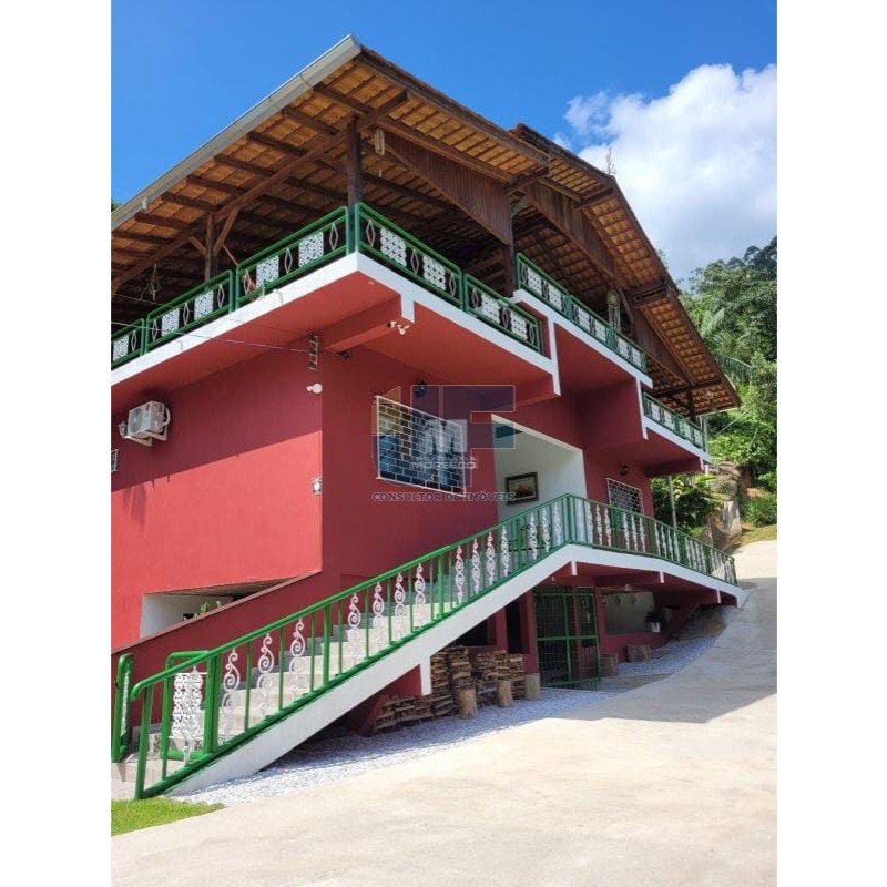 Sítio de Alto Padrão em Nova Trento – SC