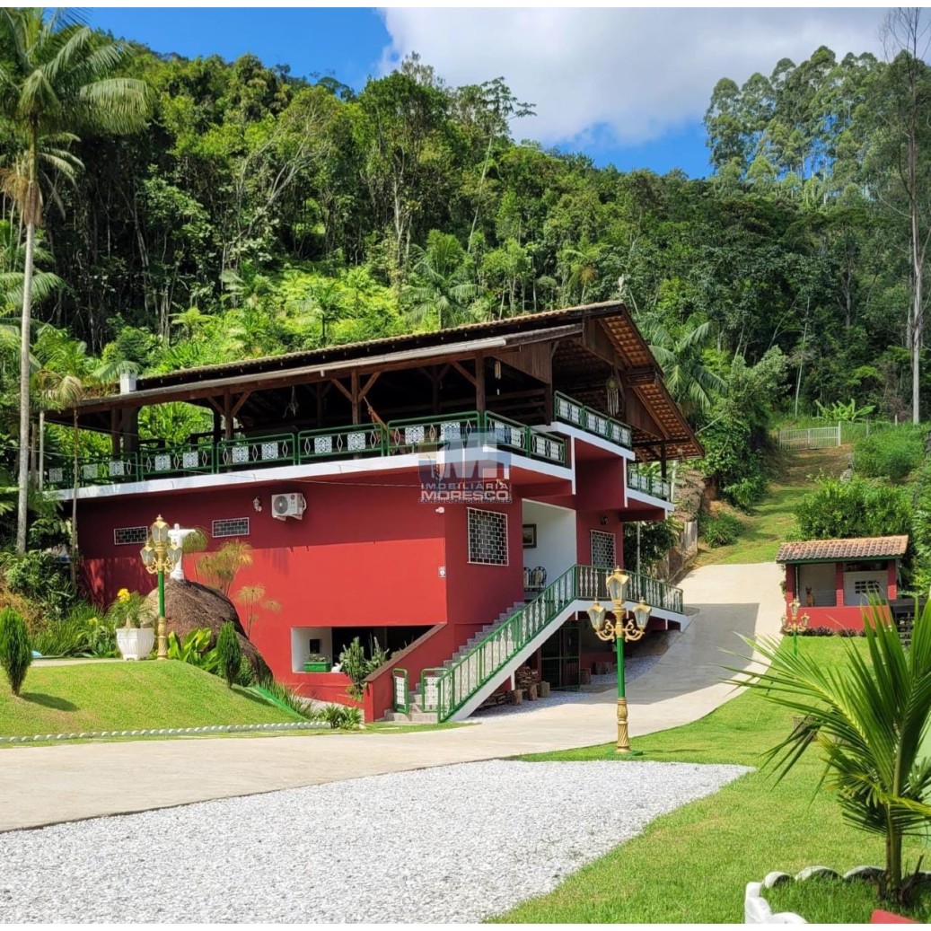 Sítio de Alto Padrão em Nova Trento – SC