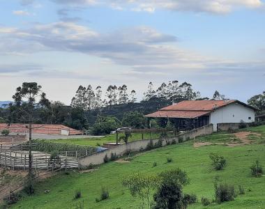 Ótima Haras na Serra D. Francisca, com 75.000² preparado para criação de cavalos