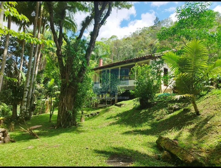 Fazenda à venda com 6 quartos, 133392m² - Foto 1