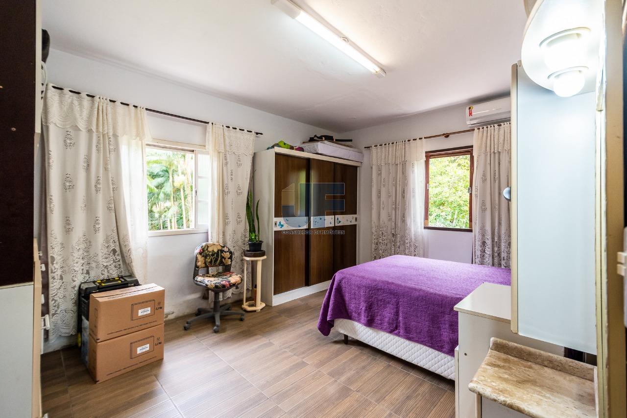 Lindo sítio em área rural de Camboriú no Braço, escriturado com 31.990,00 M² .