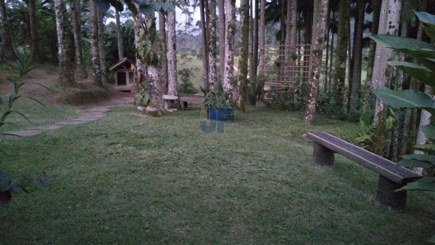 Lindo sítio em área rural de Camboriú no Braço, escriturado com 31.990,00 M² .